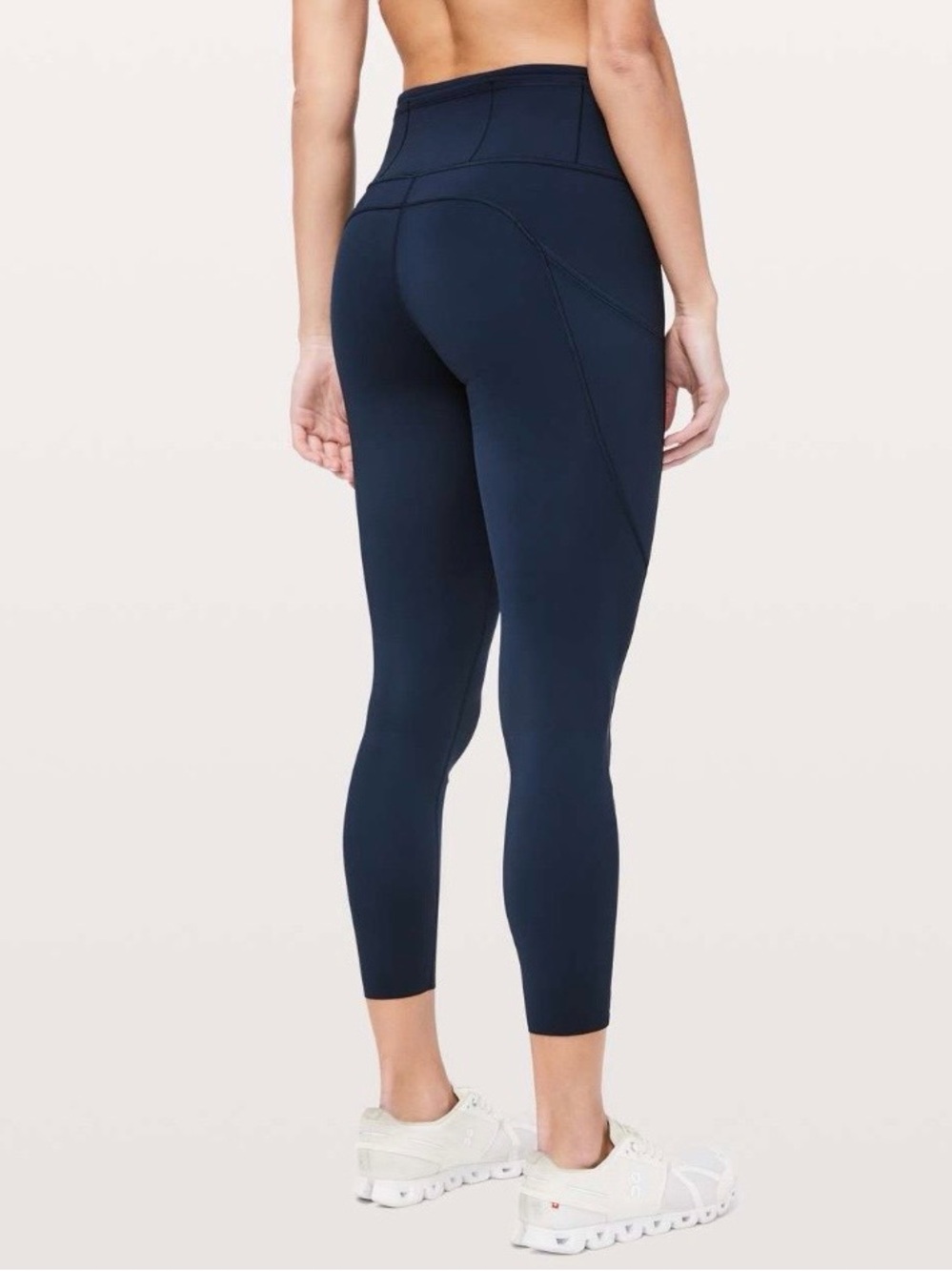 Lululemon Fast & Free 7/8 Tight II Non-Reflective Nulux 25"
True Navy size 2 EUC
